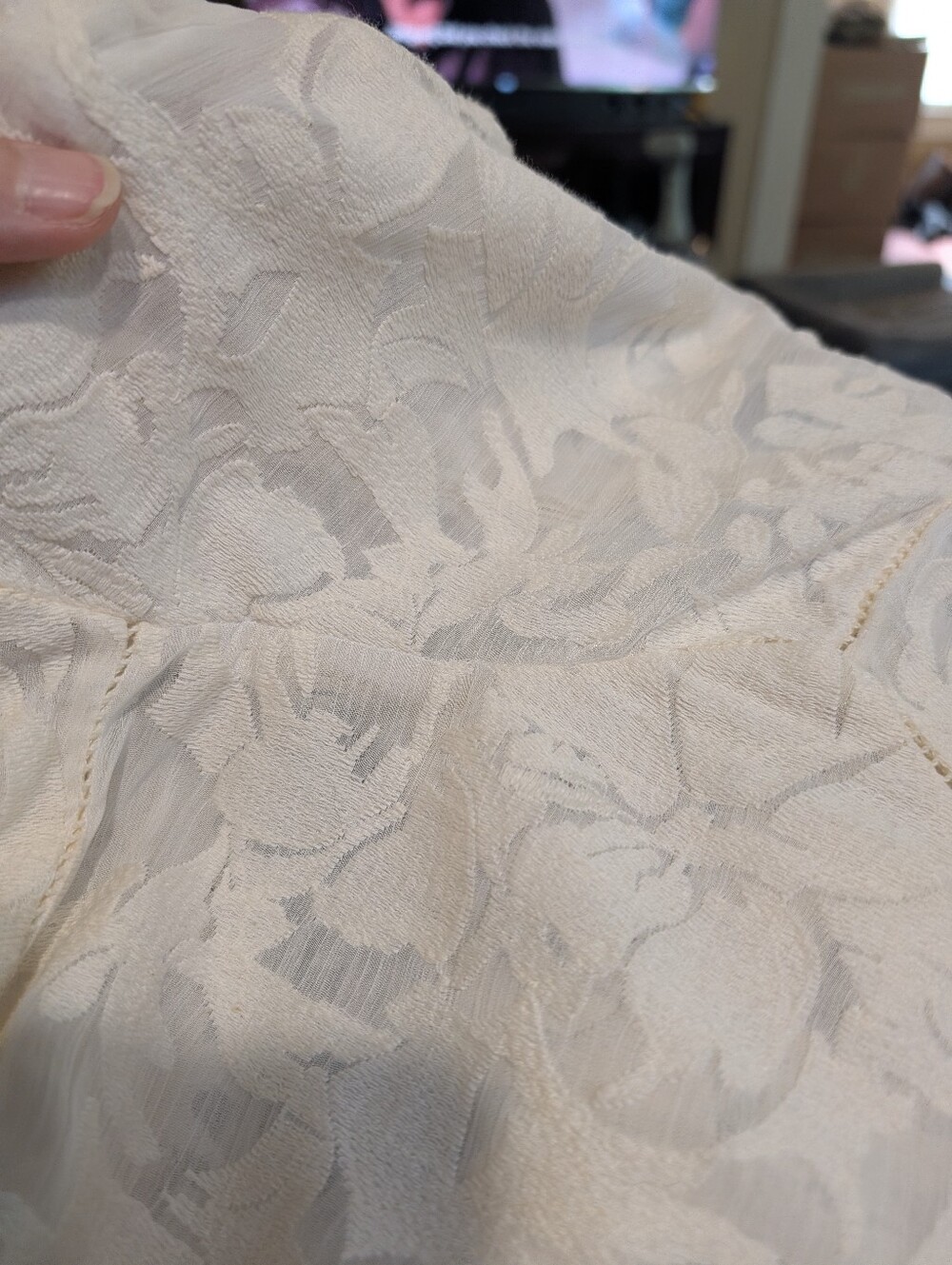 Vanessa Virginia Anthropologie Ivory Floral Burnout Handkerchief Hem Tank Top M - Picture 9 of 11